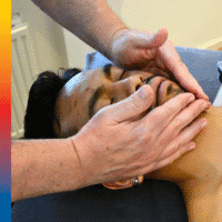 Een techniek uit de Cursus nek gezicht en handmassage